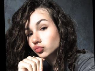 CheryLessly XLove Cam
