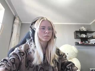 Sexy pic of DebbiReimnitz