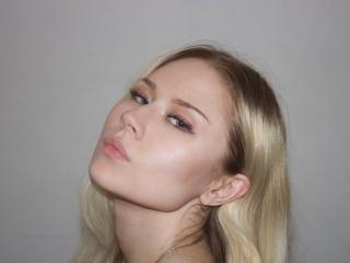 Sexy pic of DelinaLevis