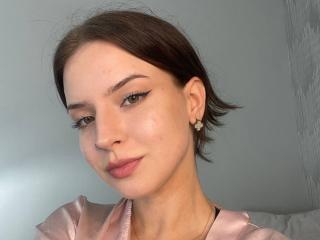 DignaMews live cam