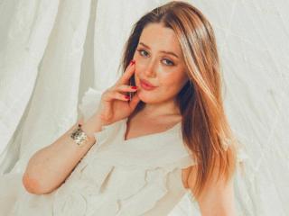 Sexy pic of ElwandaKiehne