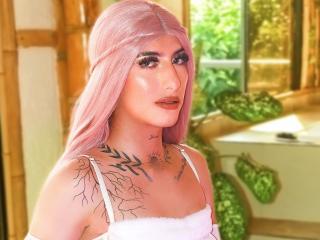 EmiilySaenzLive Webcam