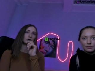 EvaYNiki live cam