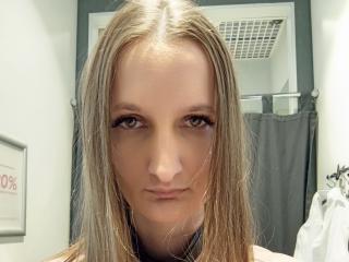 GentleKittiPlayMeLive Webcam