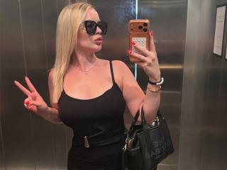 Sexy pic of Hellybunny-hot