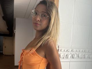 Sexy profile pic of HeyHoyHi