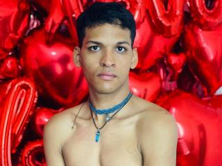 KalebEbonyLive Webcam