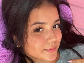 LaiaCollins XLove Cam