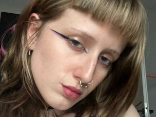 Profile pic of LaraHonig-hot