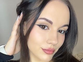 Sexy pic of LaylaBusty69