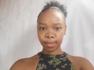 Sexy profile pic of Leanah