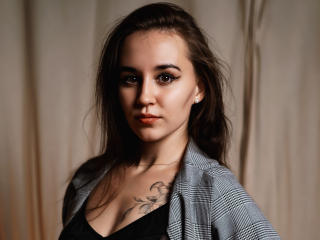 Sexy pic of LesliKvi