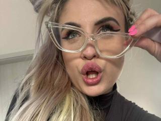 LolaLove-hotLive Webcam