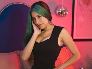 Sexy profile pic of LucianaSilva