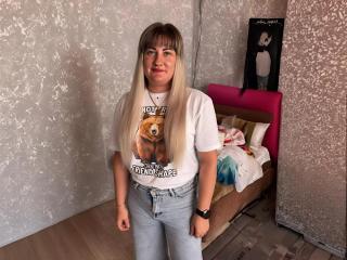 LucyWowLive Webcam