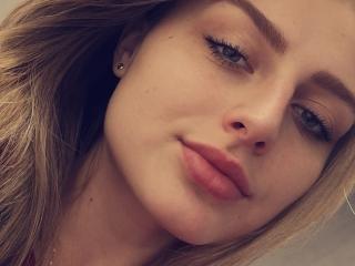 Sexy profile pic of MarieXRose