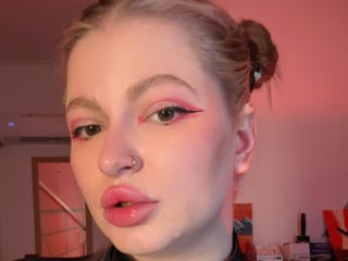 Profile pic of MiaKamp