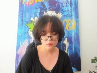 Sexy profile pic of Millianka