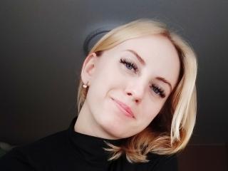 Sexy profile pic of MinaMeg