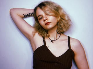 Sexy profile pic of MollyCloud