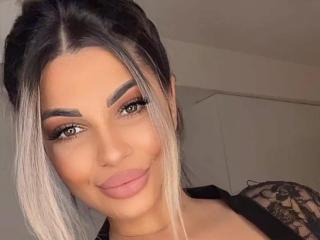 Sexy profile pic of MoniqueeCarter