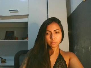 Sexy profile pic of NaiAnaja