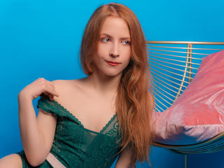 Sexy profile pic of NaomiBennet