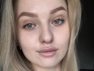 Sexy pic of NievesMegee