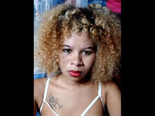 PrettaHottLive Webcam