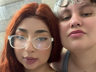 RavenAndEllieLive Webcam