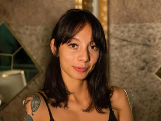 SaraLambert live cam