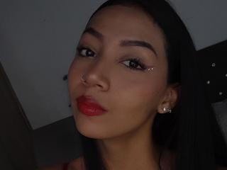 Sexy profile pic of ScarletLu