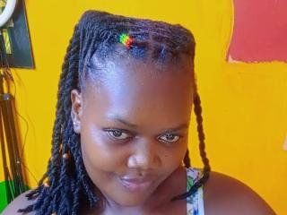 SeleneDarlyne XLove Cam