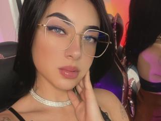 SeleneMarisaLive Webcam
