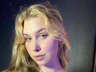 Sexy profile pic of ShenitaMarts