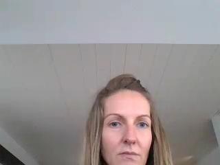 SophiaF Live Cam on XLoveCam and RICams