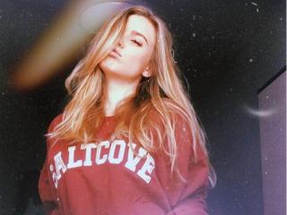 Sexy pic of TabathaMackenthun