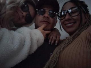 ThreesomeBoomLive Webcam