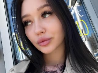 Sexy pic of VannessaSchneidman