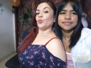 ZoeAndKataleyaLive Webcam