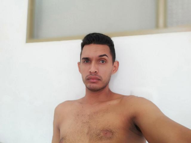 SonicHot - Live sex cam - 10004699