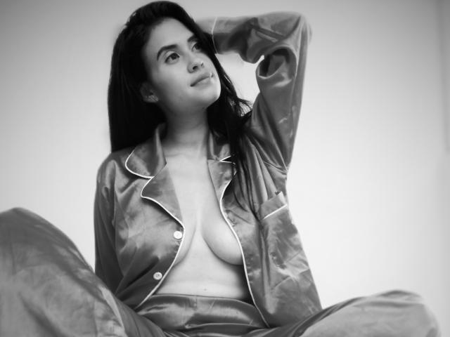 KylieAllen - Live sex cam - 10021947