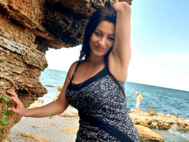 GinaONeon - Live sex cam - 10052403