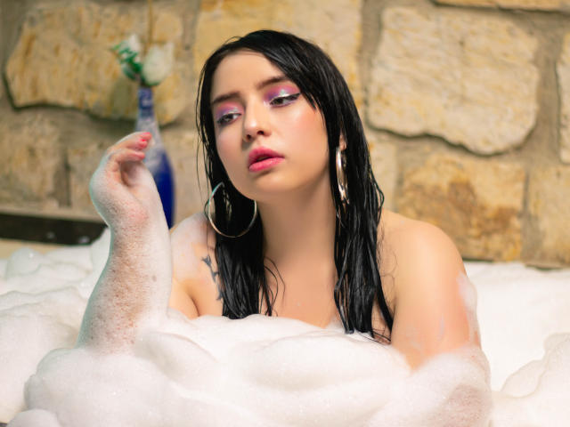 EmelyRose - Sexe cam en vivo - 10080339