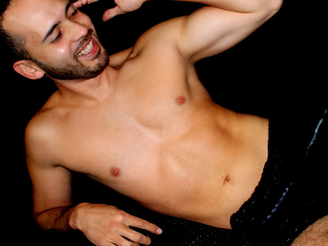 NoahMortom - Live sex cam - 10117367