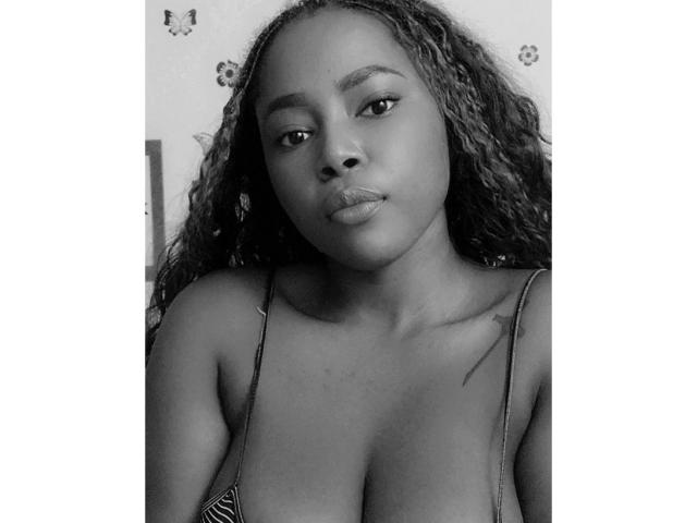 EmiraHot - Live sex cam - 10132107