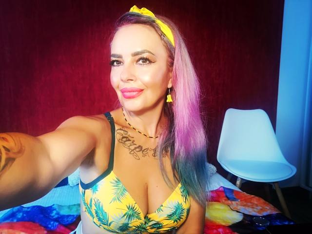 HotAdelayde69 - Live sex cam - 10157179