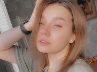 BellaFlipa - Live porn & sex cam - 10181875