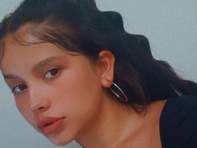 MelanyWhite - Live sex cam - 10228423