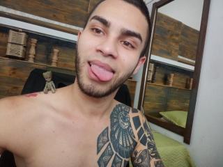 AnthonyMercer - Live porn & sex cam - 10249715